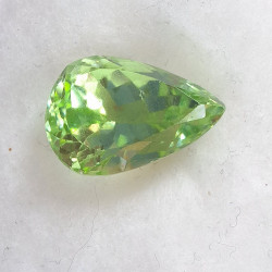 Kunzit zelený 7,80 ct Afghanistán