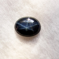 Safír asterický 1,54 ct Thajsko