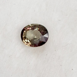 safir zelenočervený 0,74 ct Songea Tanzánie