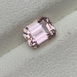 Topaz růžový 1,36 ct Katlang Pakistán